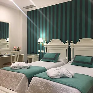 Adriano Boutique Seville
